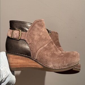 Women's Dansko Suede Wedge Ankle Boots Clogs size 38
